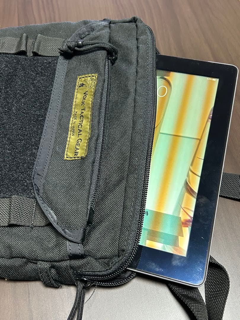 〈美品〉VOLK TACTICAL ドキュメント ポーチ ショルダーバッグ