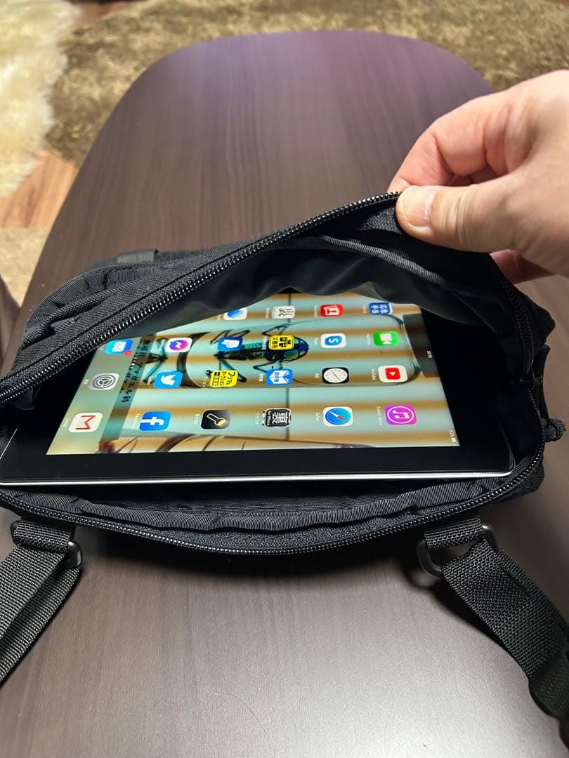 〈美品〉VOLK TACTICAL ドキュメント ポーチ ショルダーバッグ