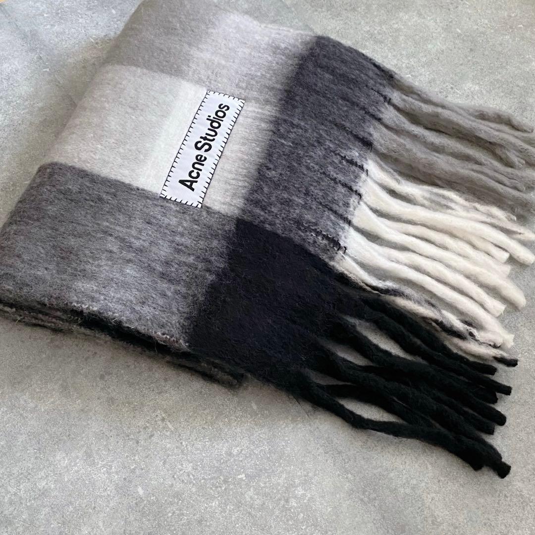【新品未使用】Acne Studios チェックストール　マフラー　ブラック系