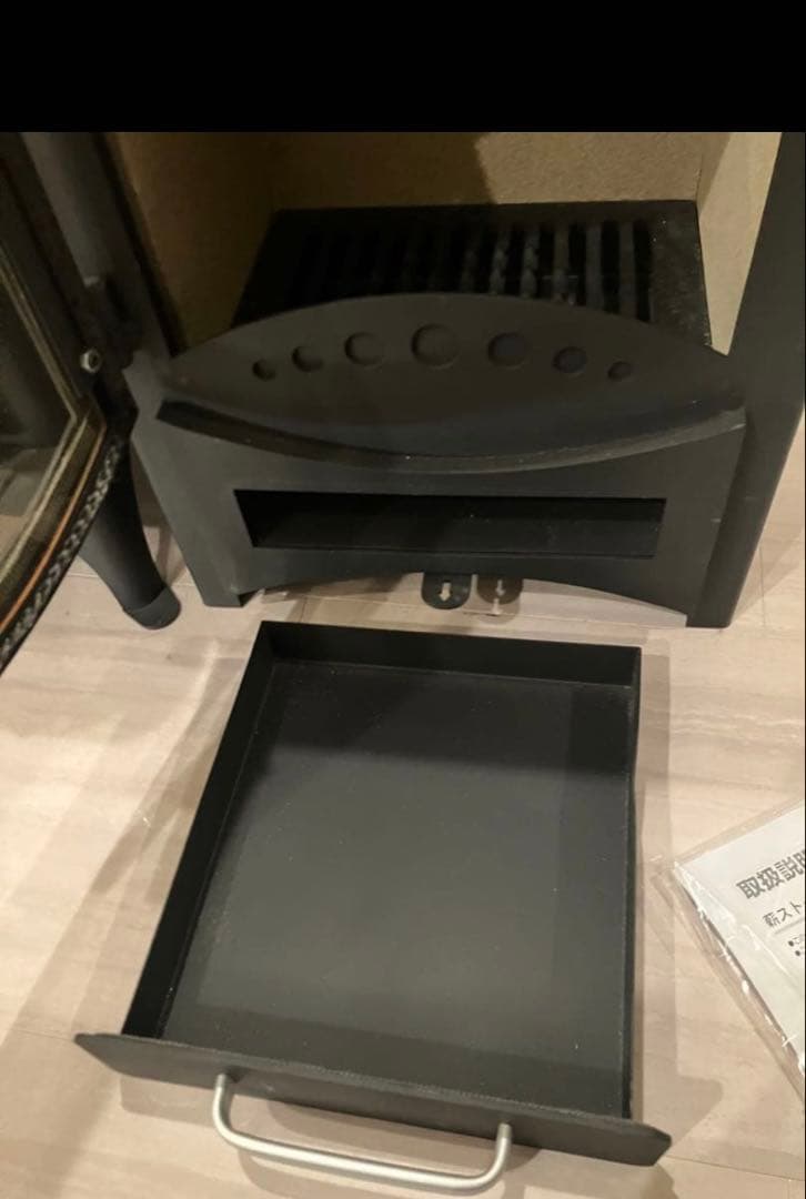 新品未使用　鋼鉄製　薪ストーブ　北欧風