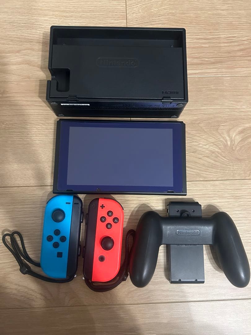 『美品』Nintendo Switch 本体　ネオンブルー・ネオンレッド