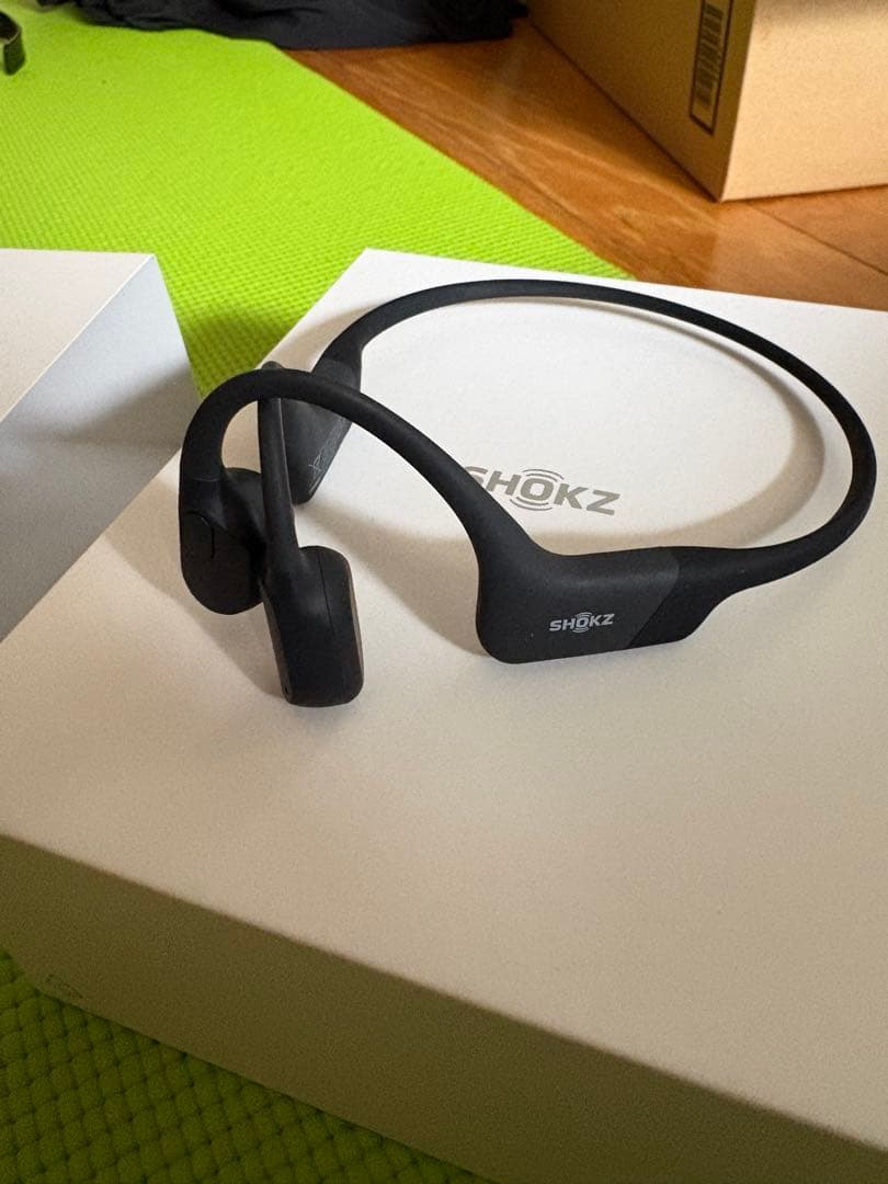 SHOKZ OPENRUN 骨伝導スポーツヘッドフォン