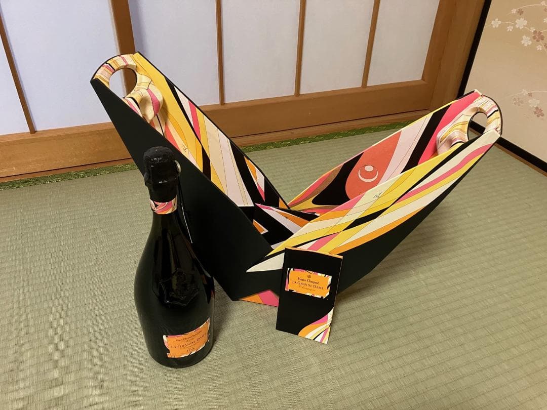 Yoku ヴーヴ クリコ ラ グランダム エミリオプッチ