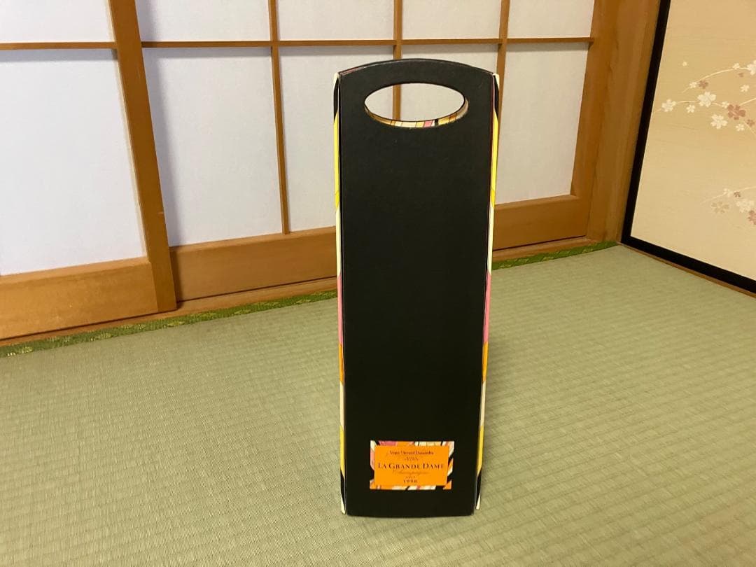 Yoku ヴーヴ クリコ ラ グランダム エミリオプッチ