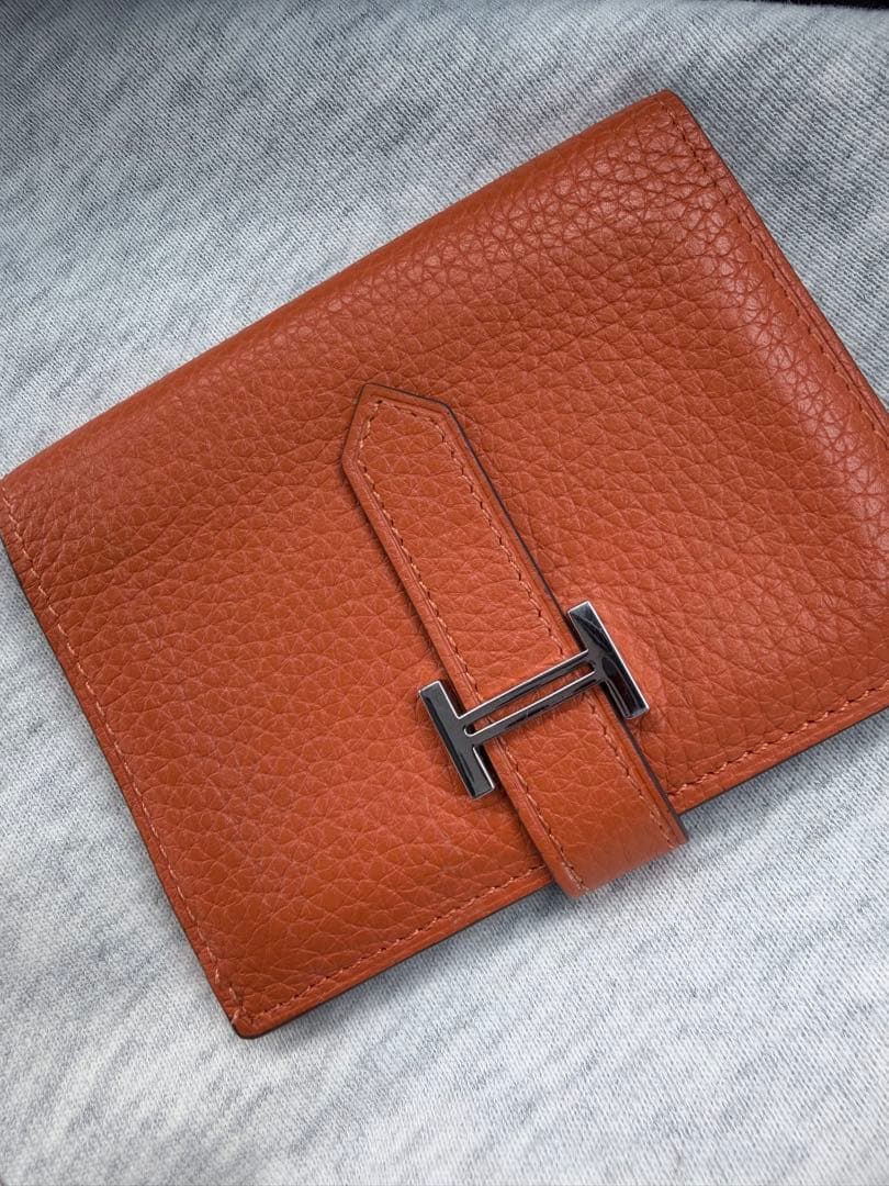 HERMES ベアン コンパクト オレンジ