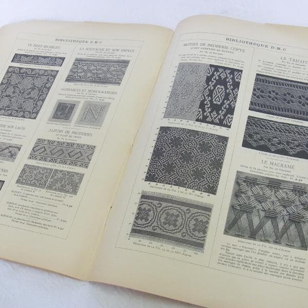 入手困難！2冊セット！D・M・C 刺繍 DMC レース クロシェ デザイン集