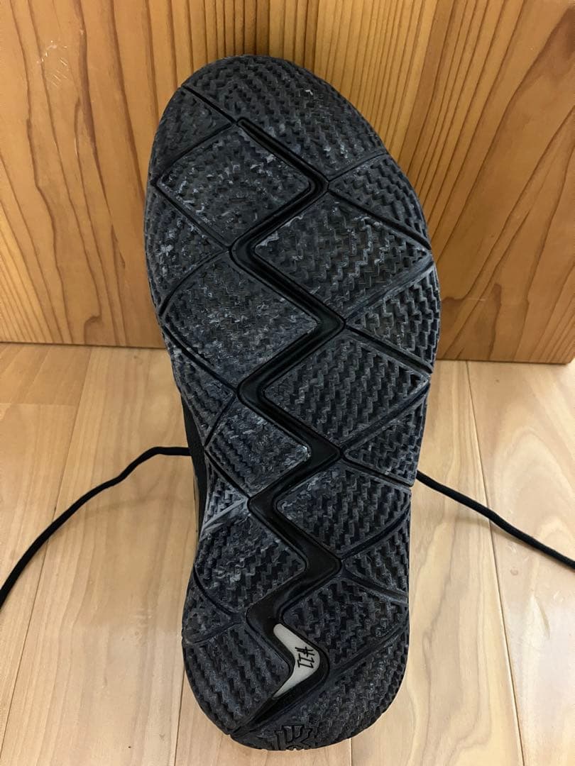 NIKE　KYRIE バスケットシューズ