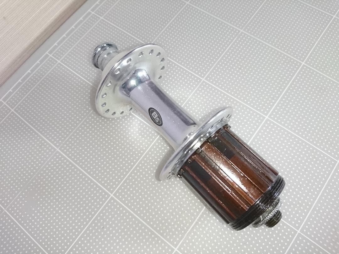 【新品】 ８速リアハブ & スプロケット SUPERBE PRO サンツアー