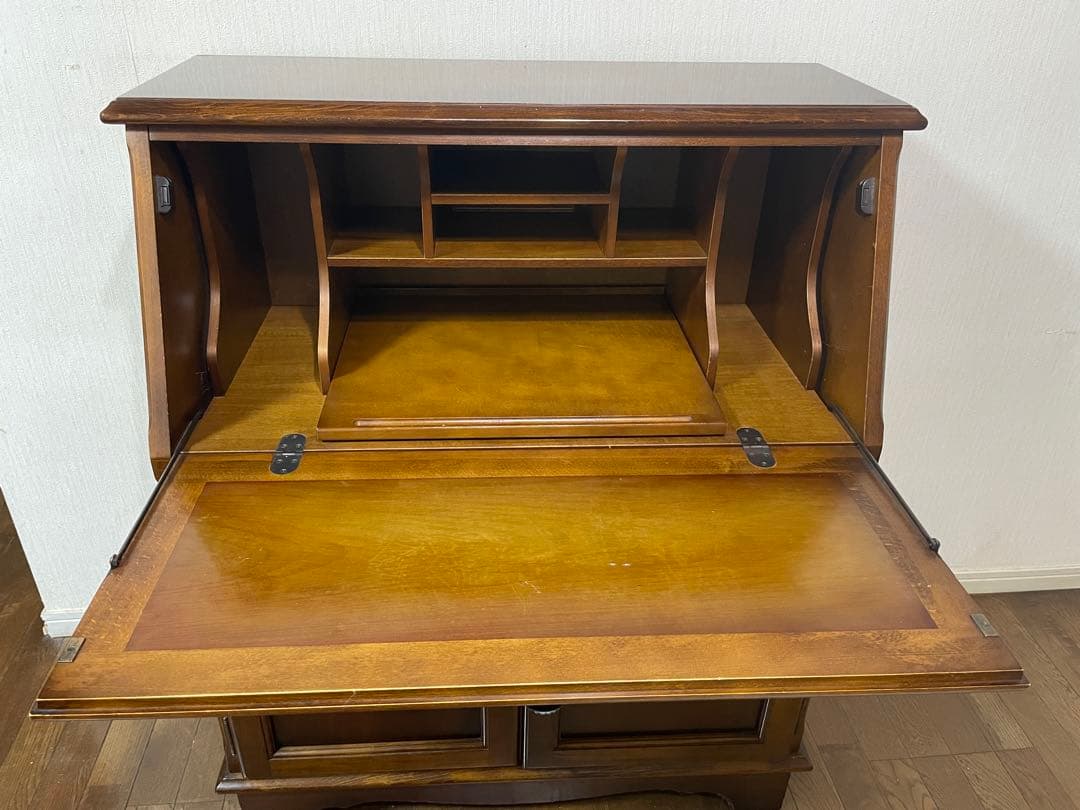 カリモク　コロニアル ライティングビューロー