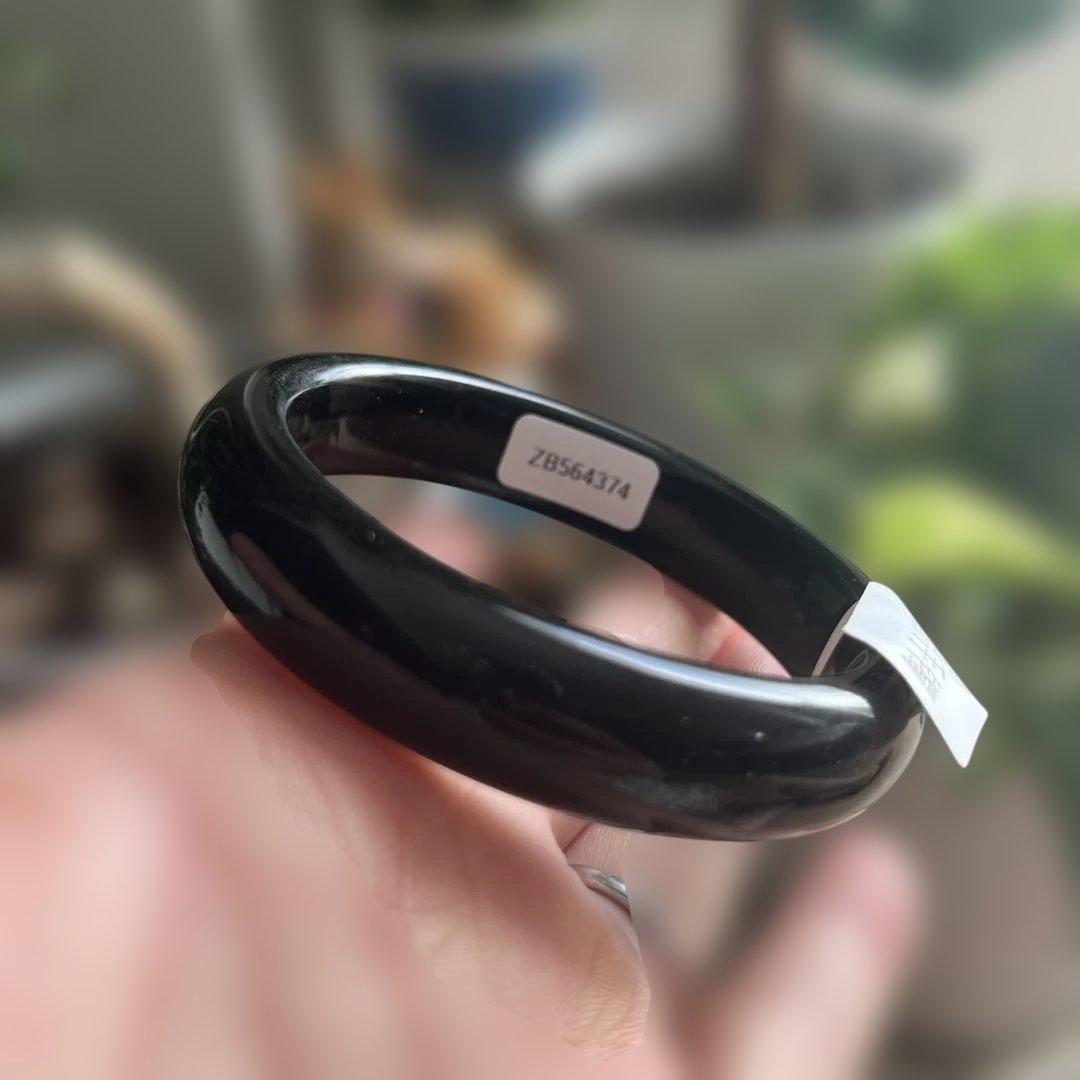 神秘な翡翠バングル【鑑定書付き】