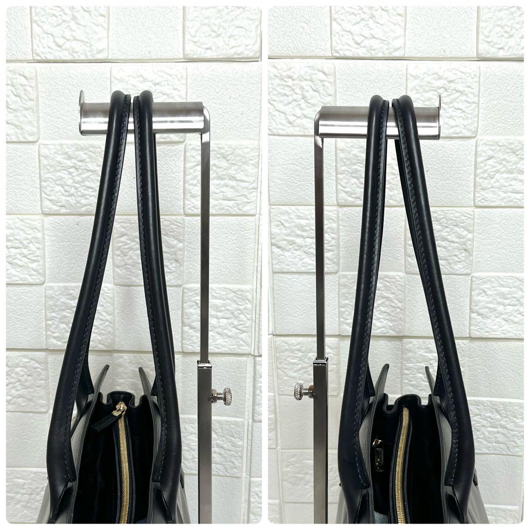 ✨極美品✨☘️フェラガモ☘️✨トートバッグ✨肩掛け✨ガンチーニ✨ゴールド金具✨