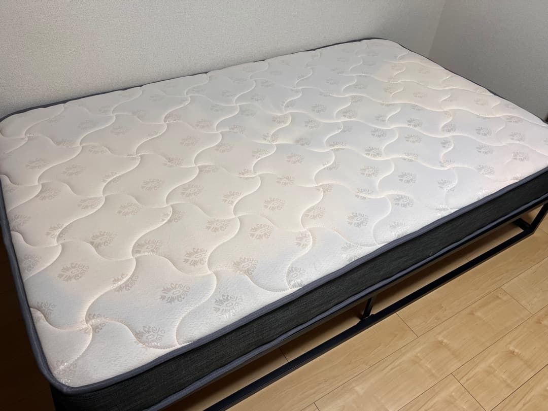 やまなん。セミダブルベッドのセット&ローテーブル