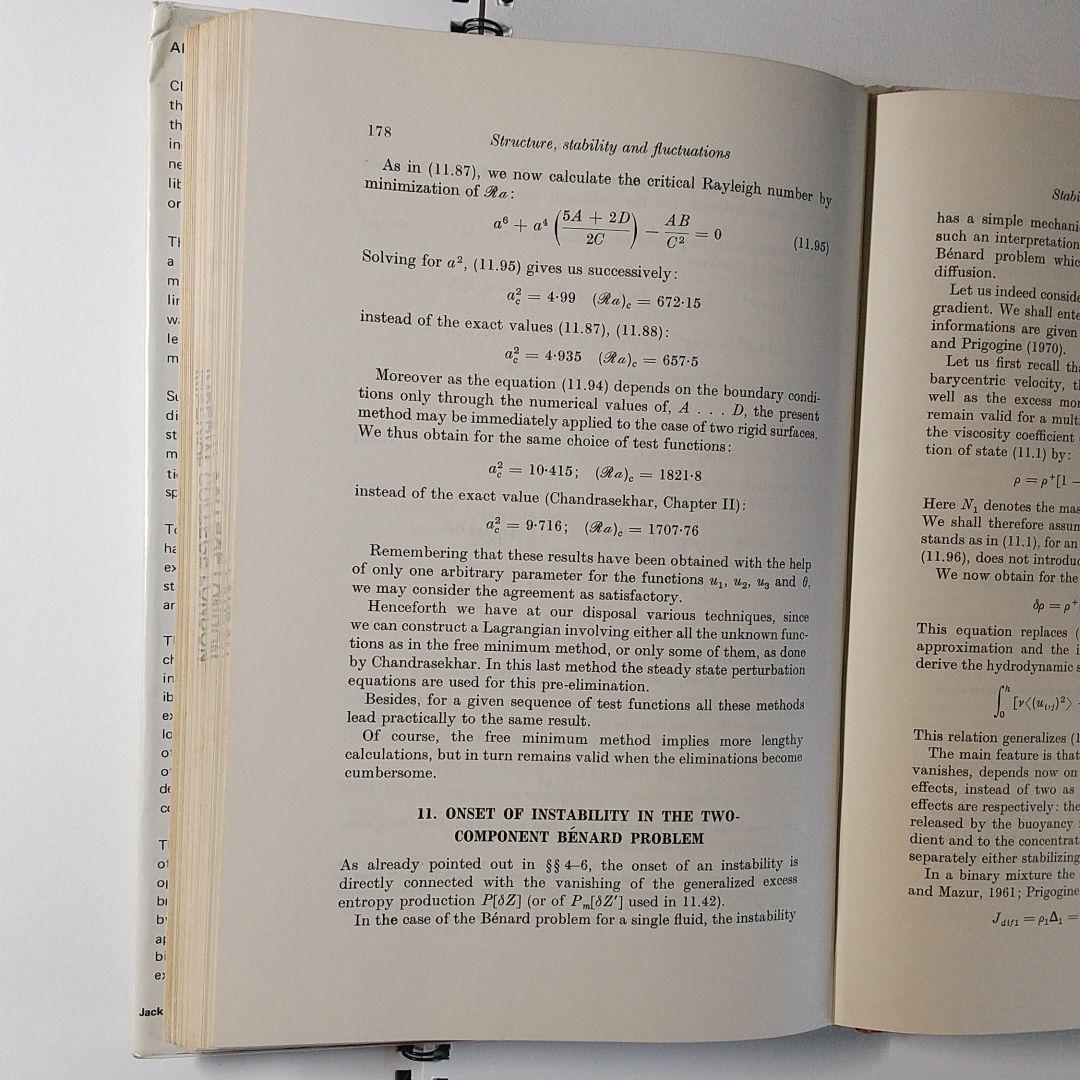 洋書 Thermodynamic Theory of Structure, Stab