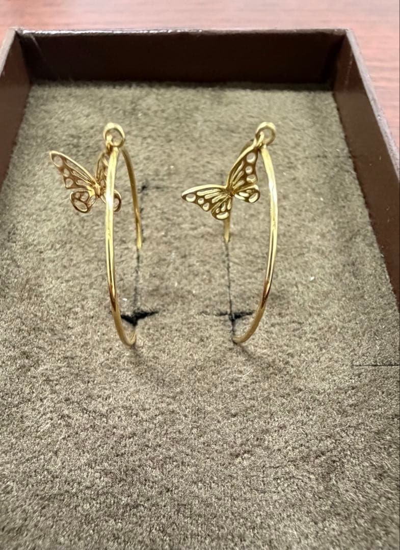 蝶　バタフライ　フープピアス　スタージュエリー　k18