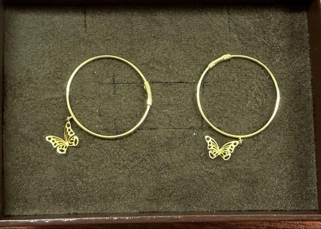 蝶　バタフライ　フープピアス　スタージュエリー　k18