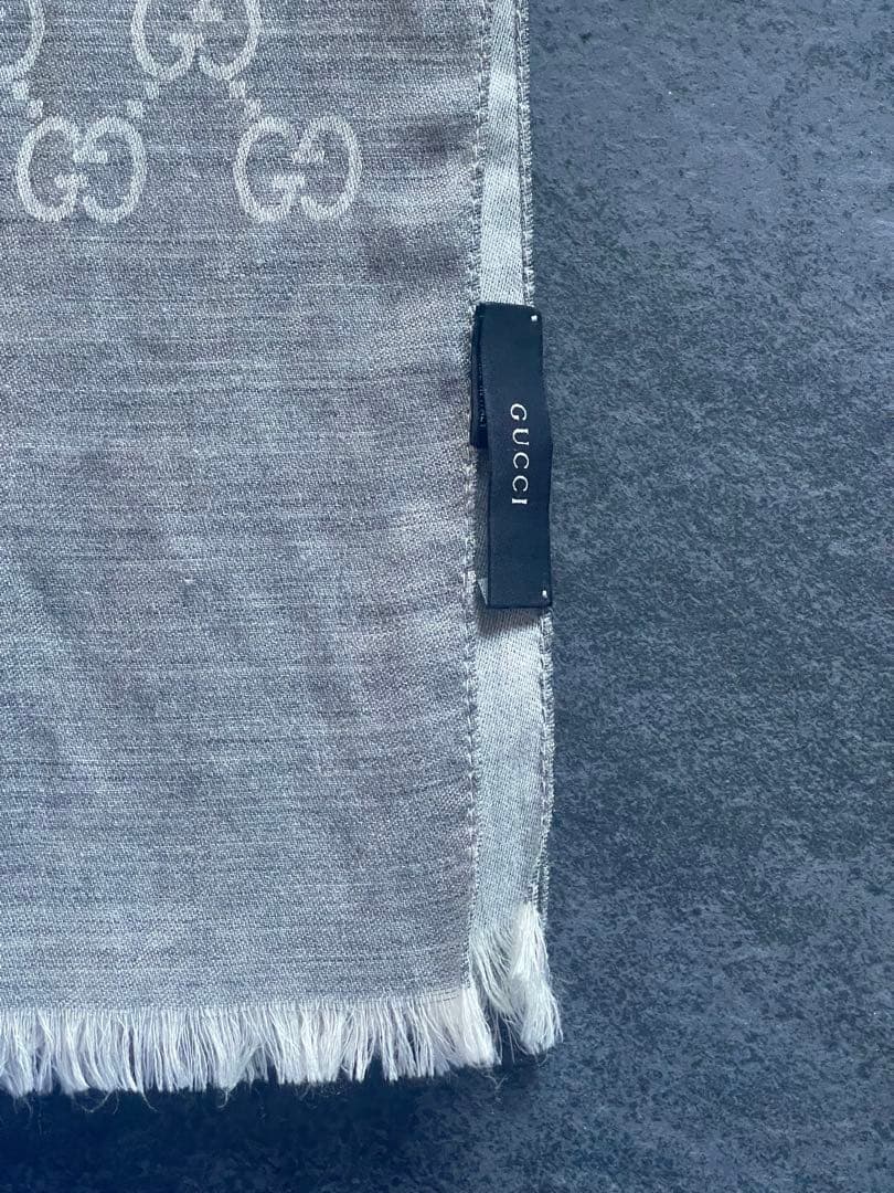 GUCCI GGロゴマフラー グレー フリンジ付き