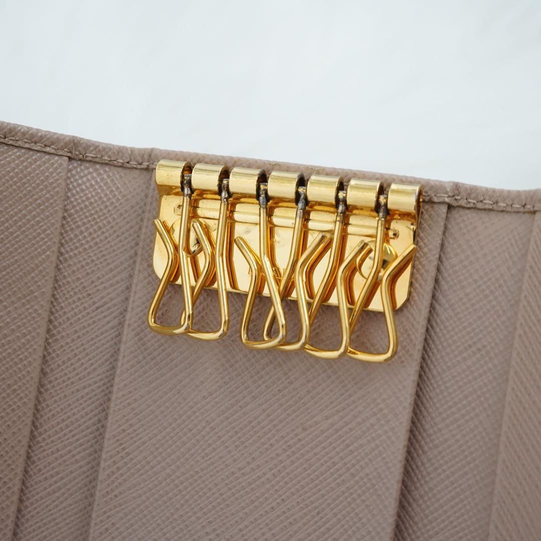 極美品　箱付き　PRADA プラダ　キーケース　サフィアーノ　ベージュ　希少