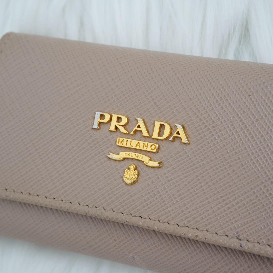 極美品　箱付き　PRADA プラダ　キーケース　サフィアーノ　ベージュ　希少