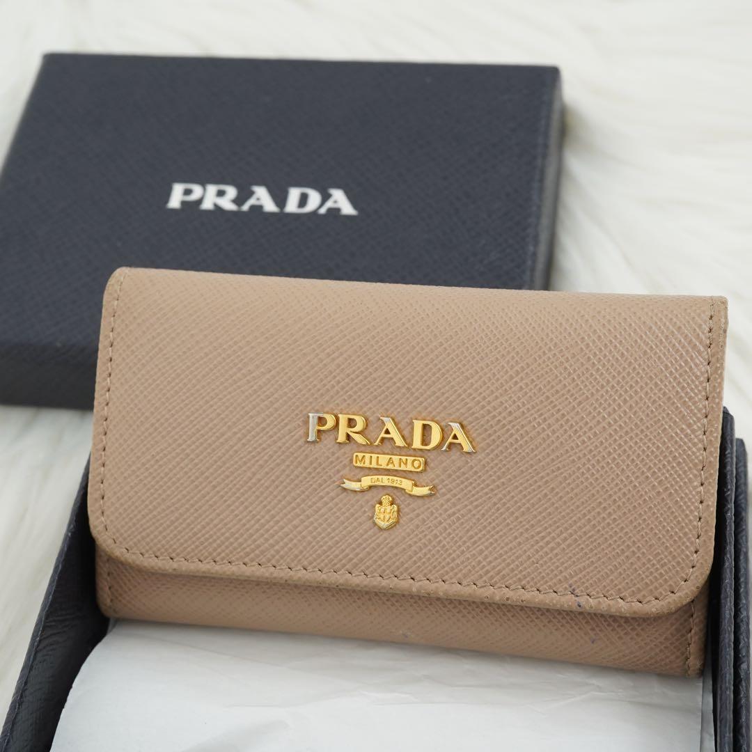 極美品　箱付き　PRADA プラダ　キーケース　サフィアーノ　ベージュ　希少