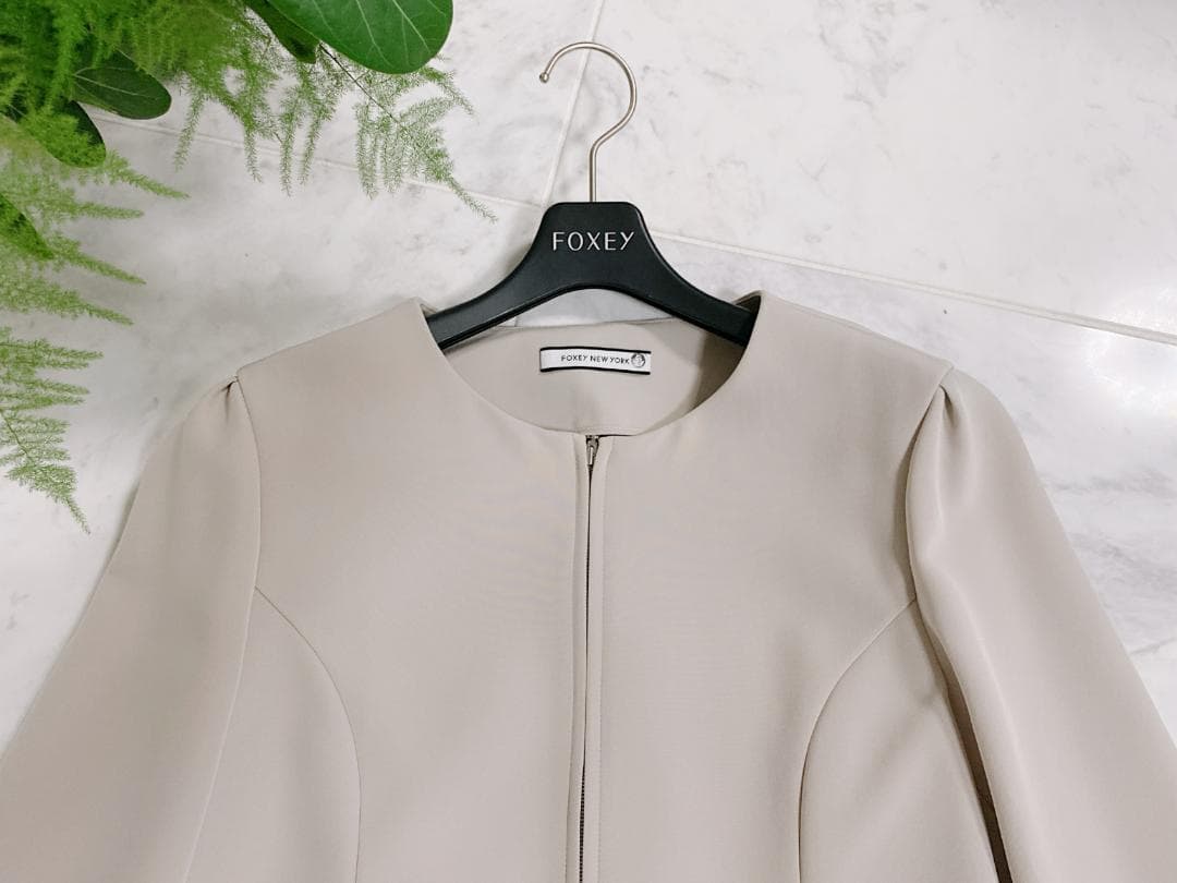 新品同様★FOXEY/フォクシーコート カフェクレーム ’23掲載商品40