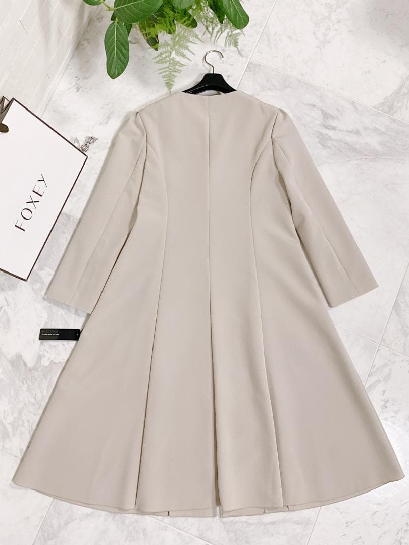 新品同様★FOXEY/フォクシーコート カフェクレーム ’23掲載商品40