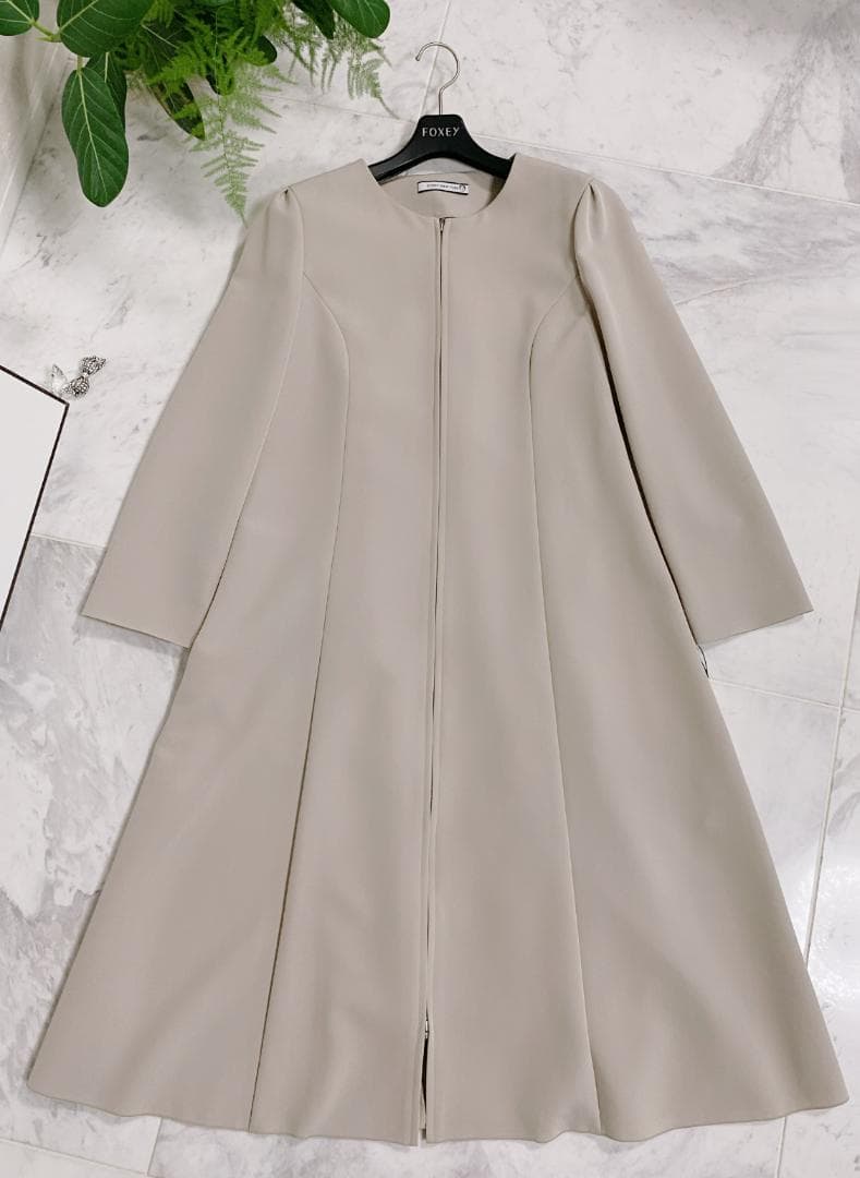 新品同様★FOXEY/フォクシーコート カフェクレーム ’23掲載商品40