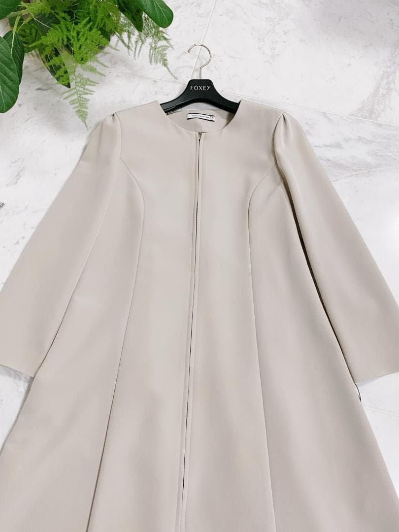 新品同様★FOXEY/フォクシーコート カフェクレーム ’23掲載商品40