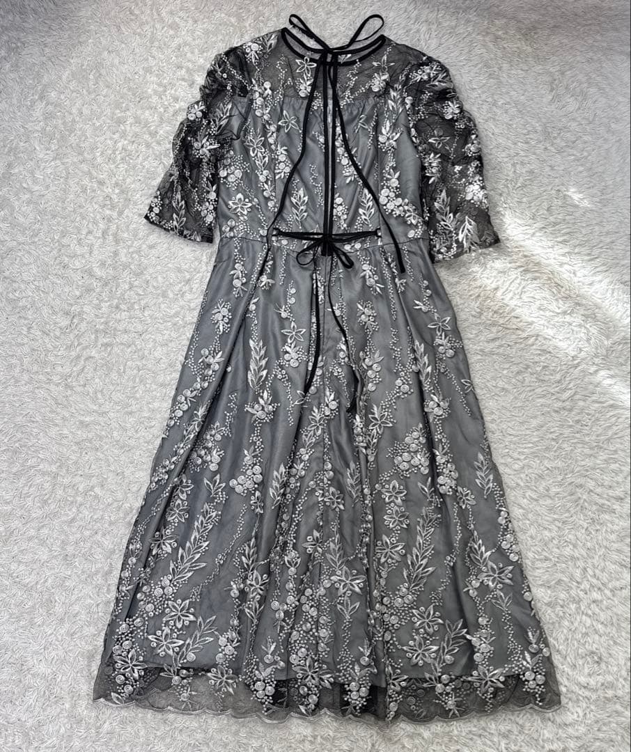 極美品 niana 刺繍レース バックリボン パーティードレス 二次会 Lサイズ