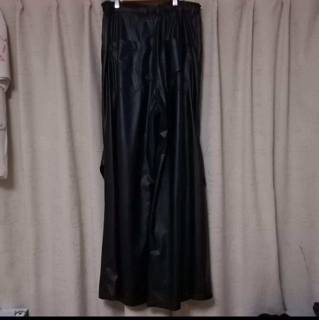 MM6 Maison Margiela ブラックドレープフェイクレザーパンツ