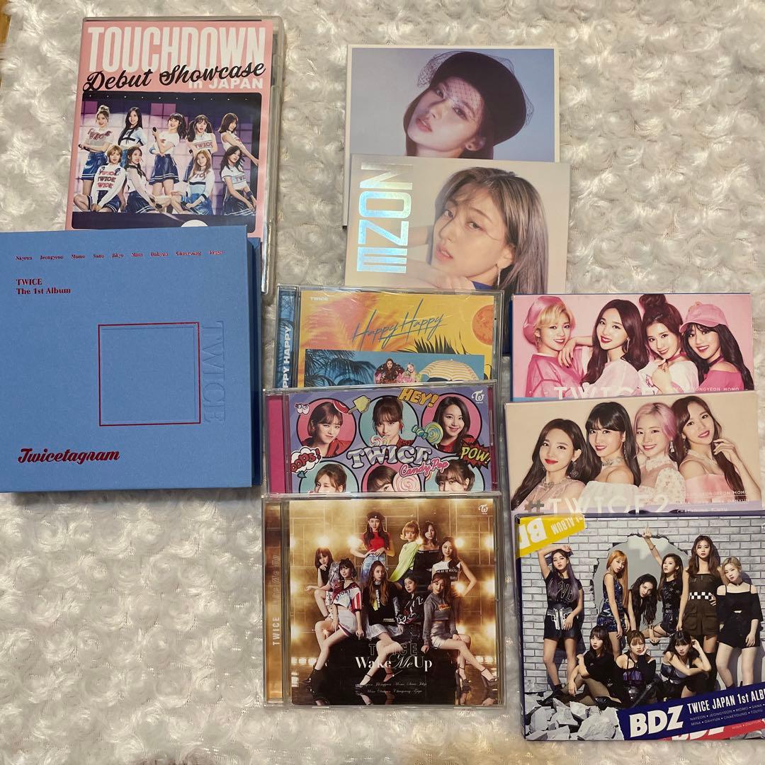 TWICEアルバム26点 ・ポスター8枚まとめ売り