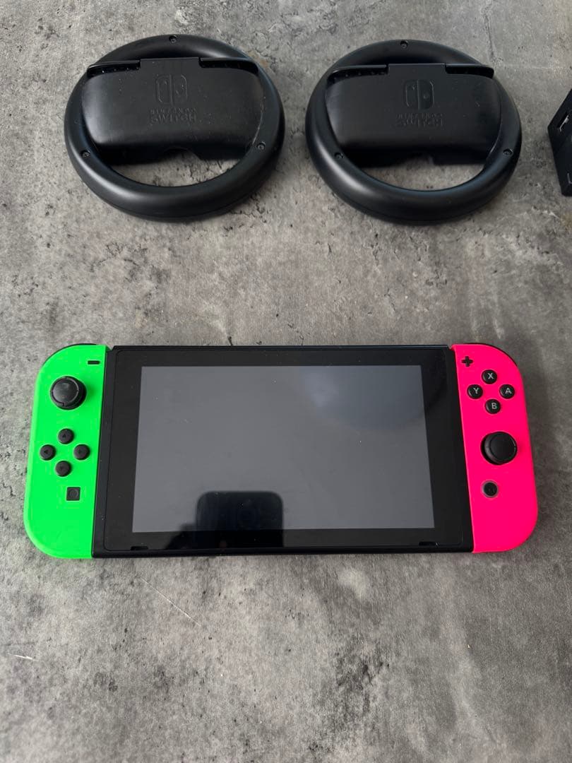 Nintendo Switch ほぼ未使用＋Joy-Con追加＋ハンドル付き