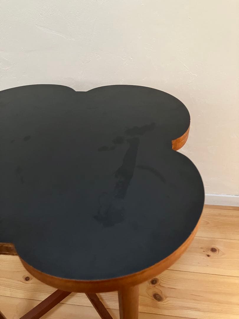 週末セールヴィンテージ　お花の形の折り畳みサイドテーブル　チーク