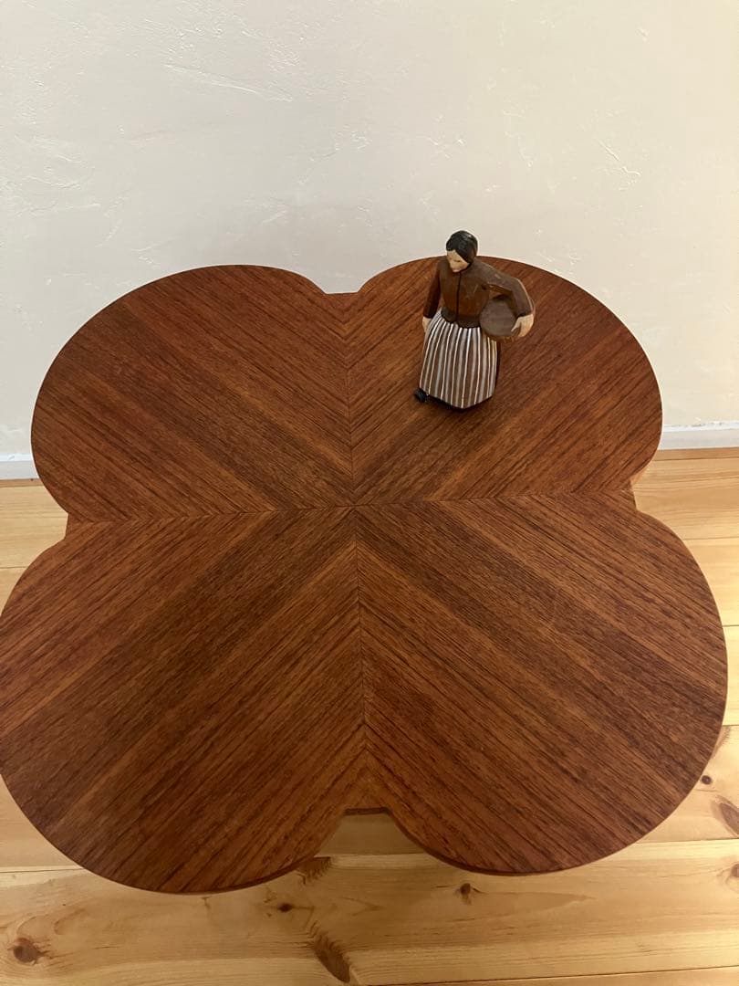 週末セールヴィンテージ　お花の形の折り畳みサイドテーブル　チーク