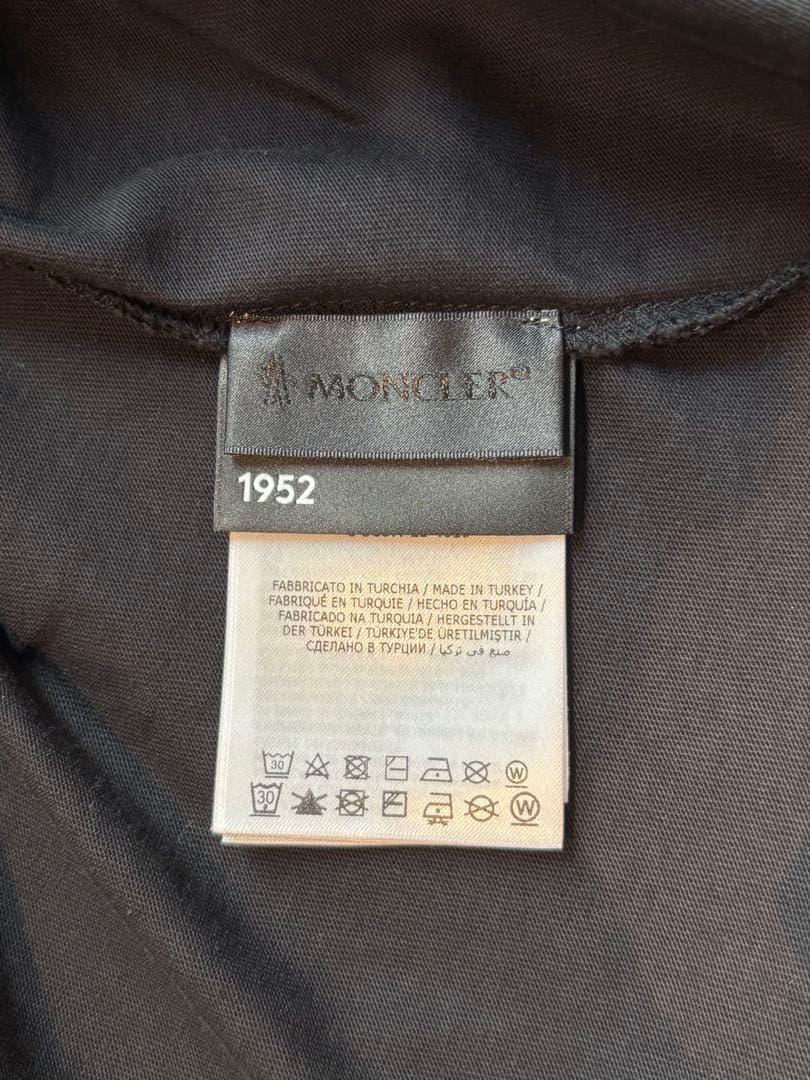 【美品】モンクレール MAGLILA ロゴTシャツ 黒 国内正規品