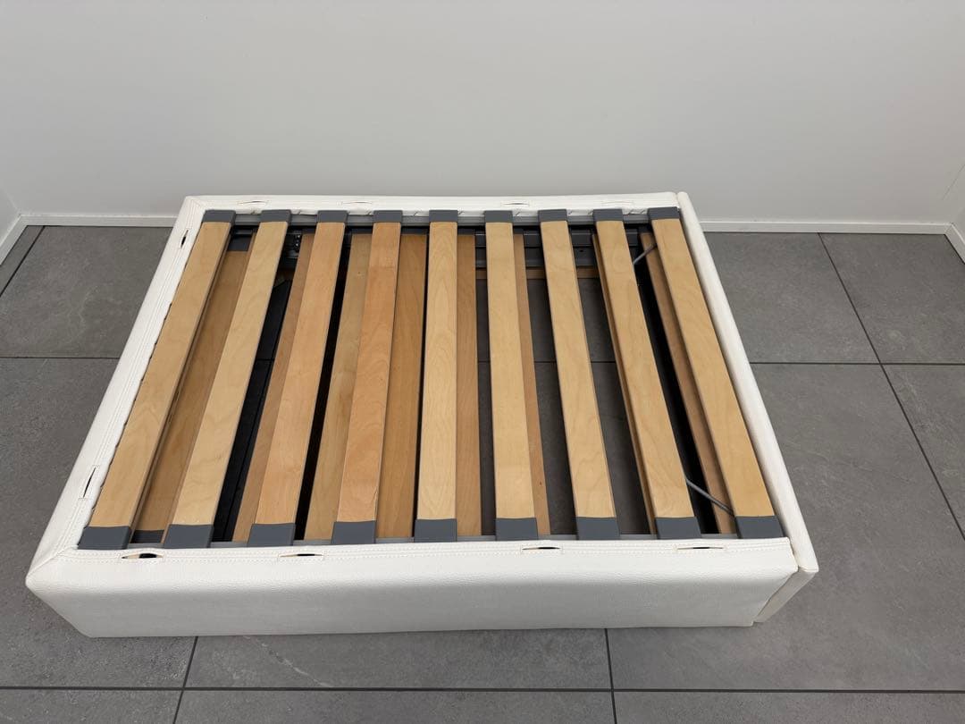 イケア/ソファベッド/ VALLENTUNA ヴァレントゥナ/ホワイト/レザー