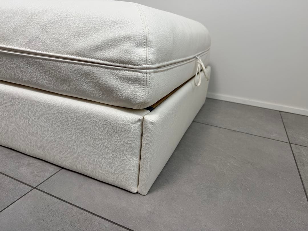 イケア/ソファベッド/ VALLENTUNA ヴァレントゥナ/ホワイト/レザー