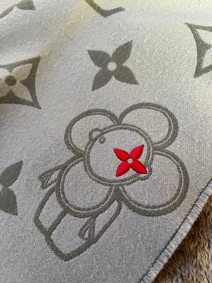 Louis Vuitton ヴィヴィエンヌ　マフラー