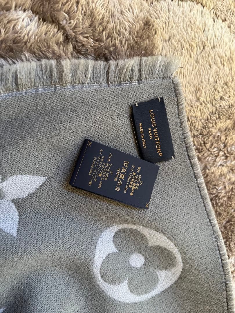 Louis Vuitton ヴィヴィエンヌ　マフラー