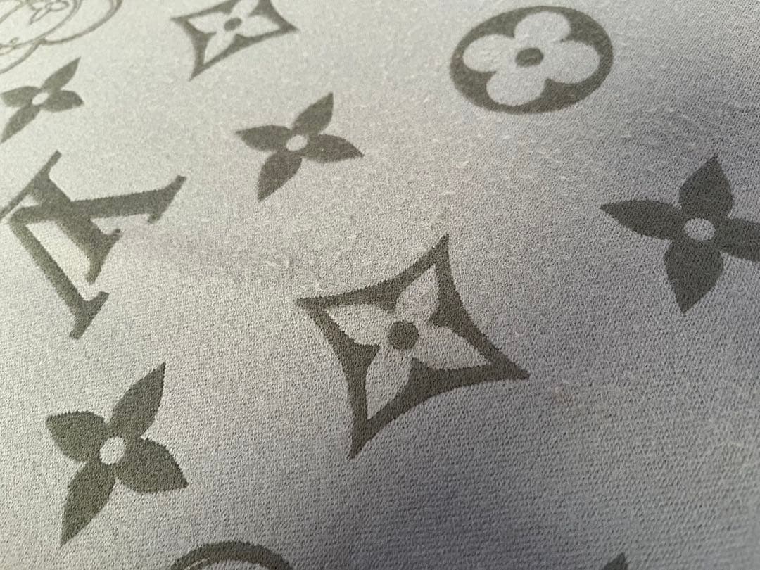 Louis Vuitton ヴィヴィエンヌ　マフラー