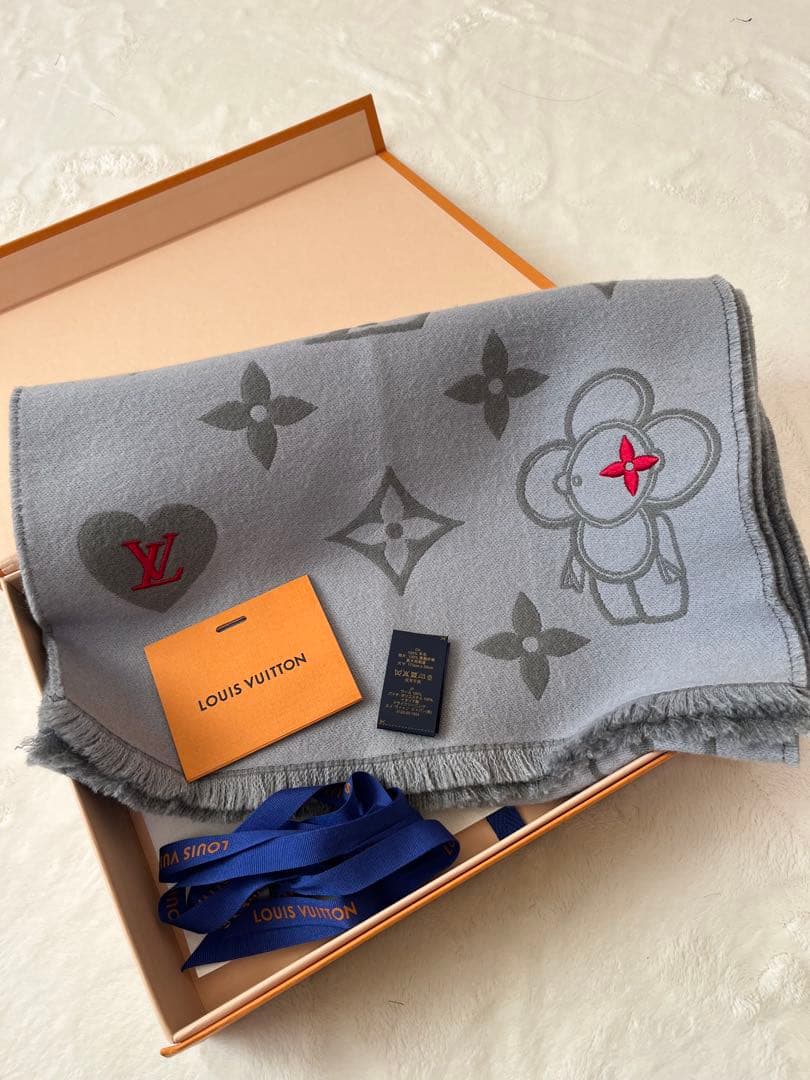 Louis Vuitton ヴィヴィエンヌ　マフラー