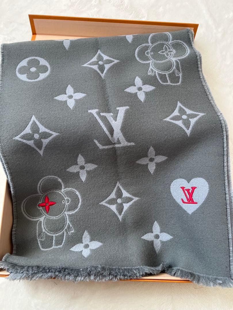 Louis Vuitton ヴィヴィエンヌ　マフラー