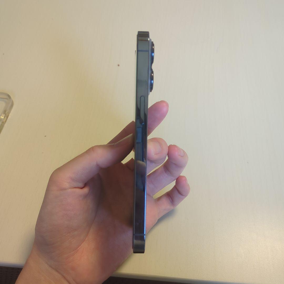 iPhone 13 pro シエラブルー本体 クリアケース付き