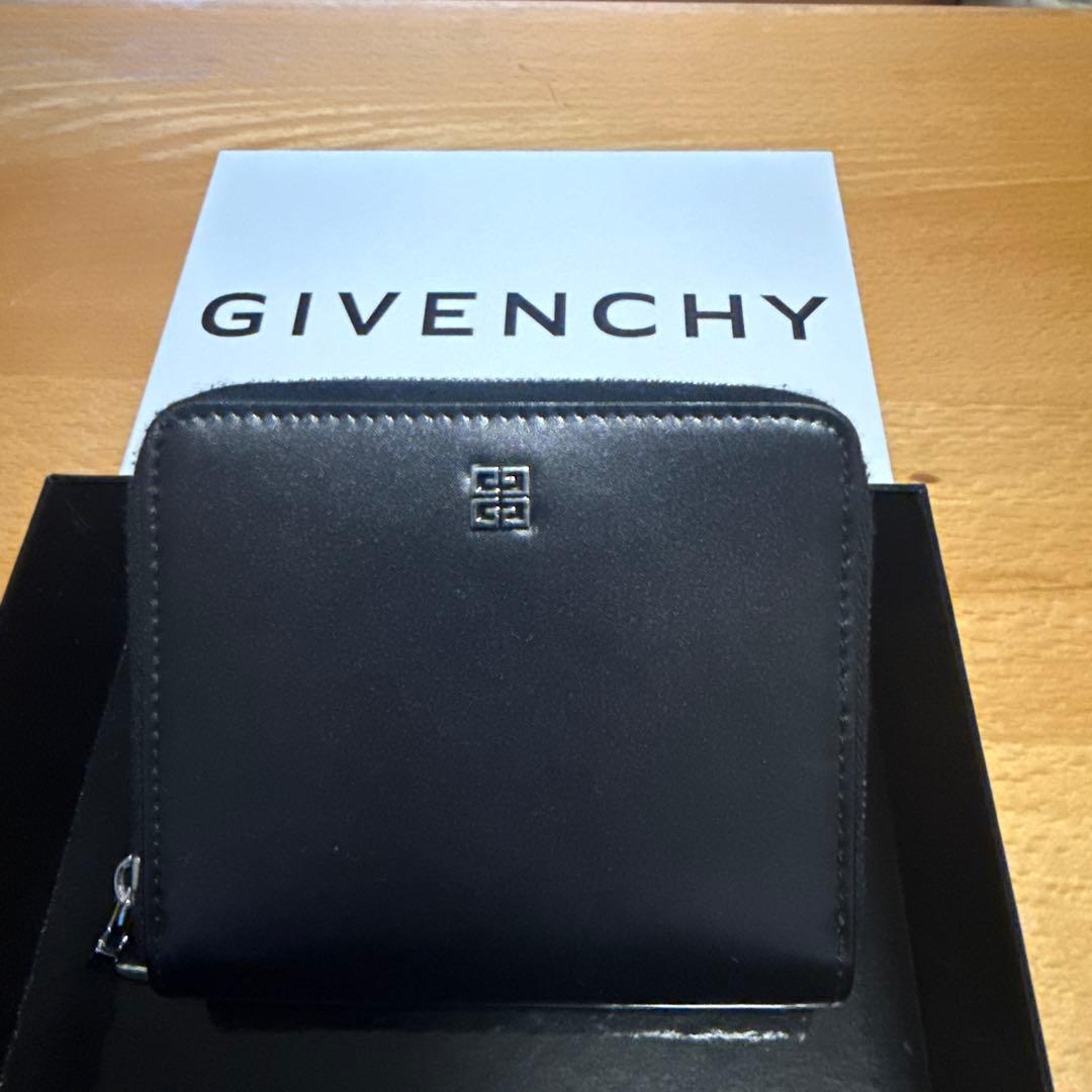 (美品) GIVENCHY カーフレザー 黒 二つ折り財布