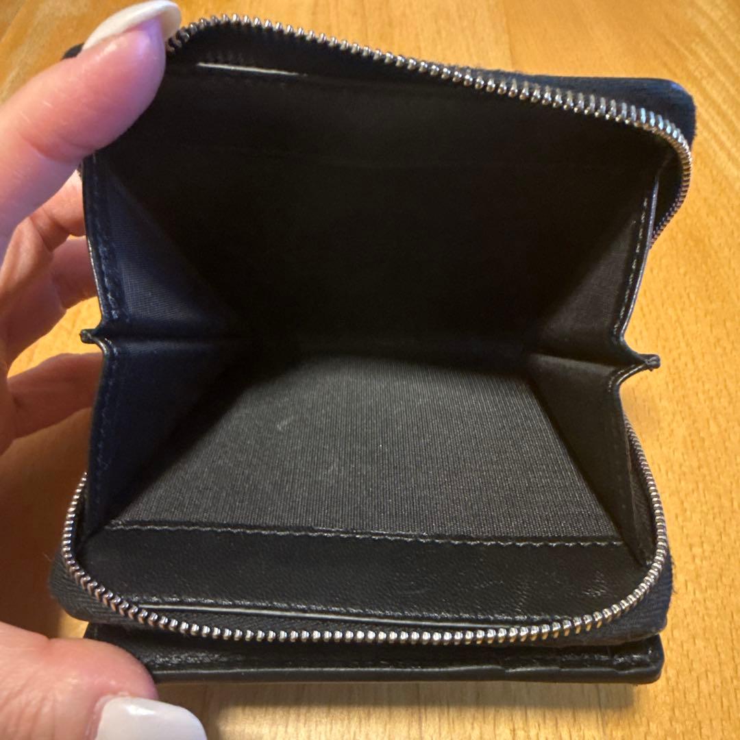 (美品) GIVENCHY カーフレザー 黒 二つ折り財布