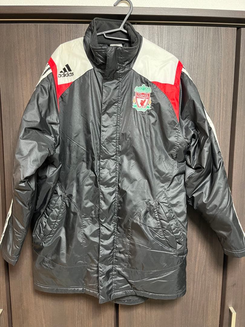 ADIDAS リヴァプール ベンチコート M 黒 赤 白