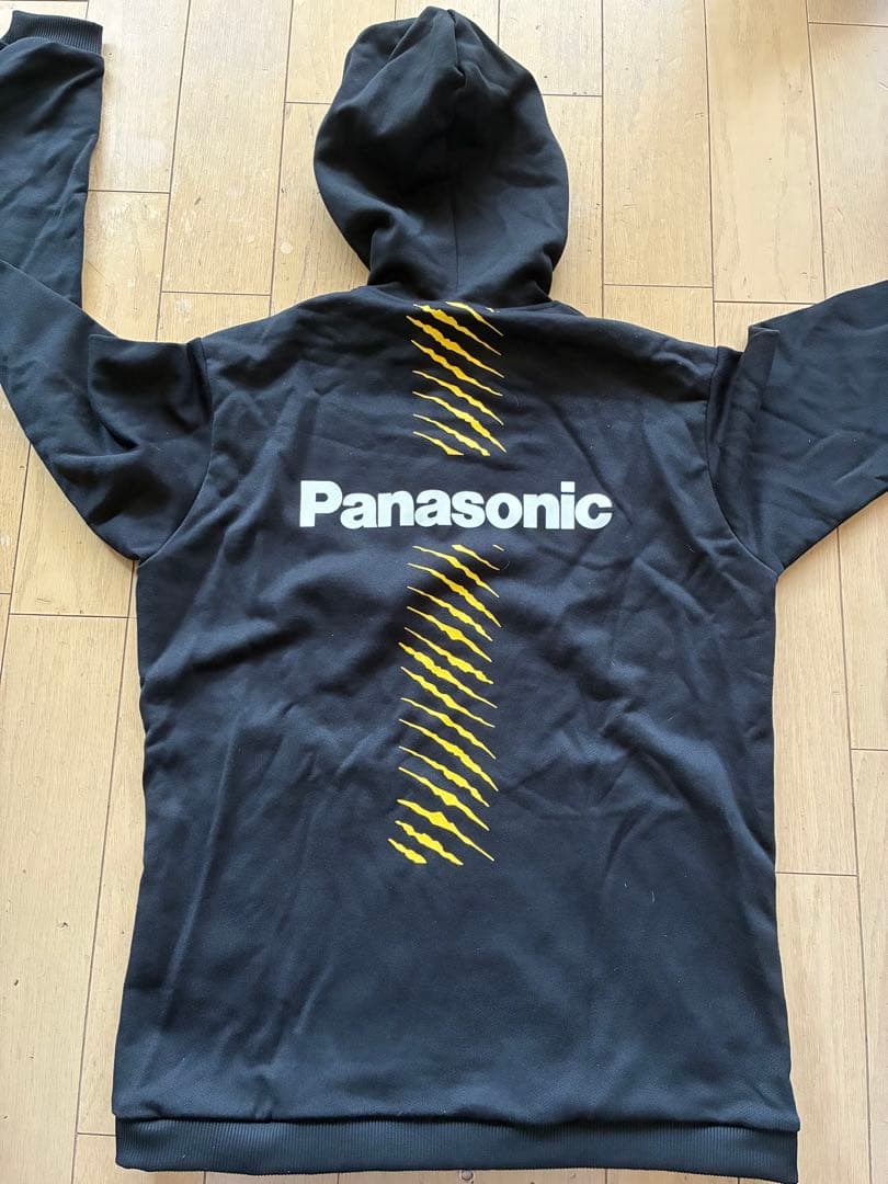 バレーボール　パナソニック・パンサーズ　ジャージ　上のみ　Lサイズ