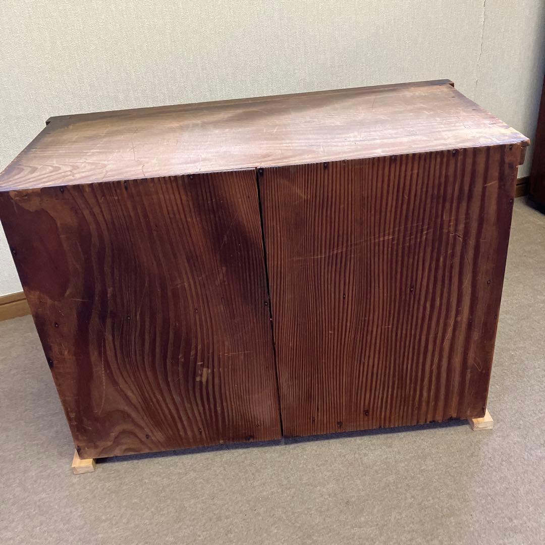 銅の取手金具のレトロなニ段引き出し（ローチェスト）