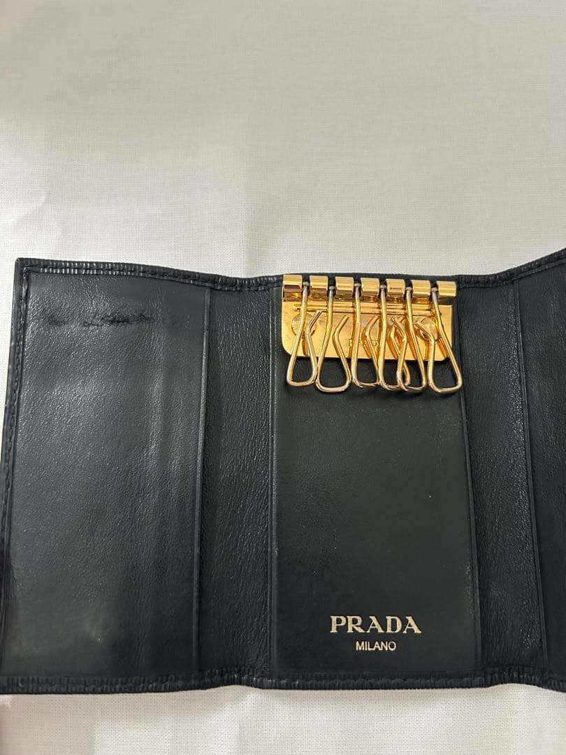 PRADA プラダ　ブラック レザー キーケース６連
