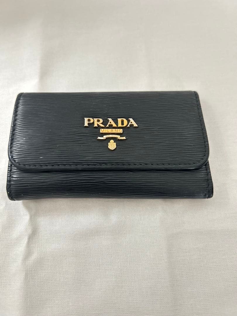 PRADA プラダ　ブラック レザー キーケース６連