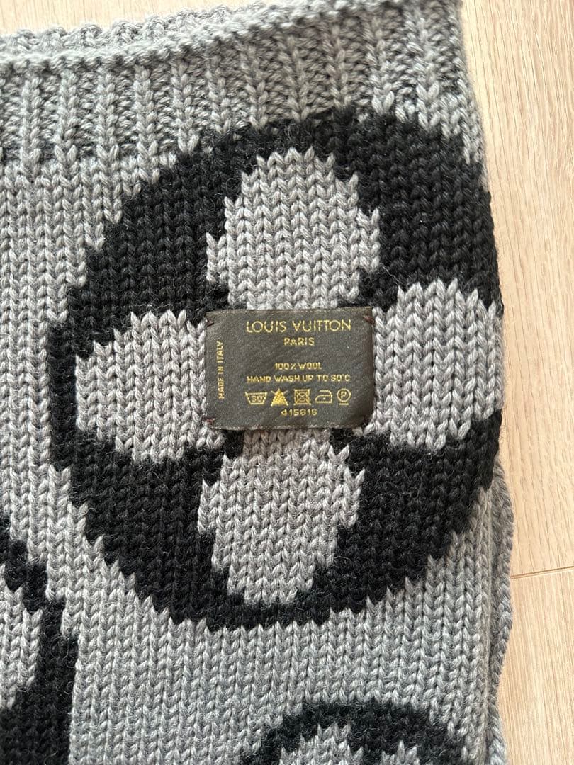 LOUIS VUITTON ルイ・ヴィトン ニットマフラー 黒、グレー